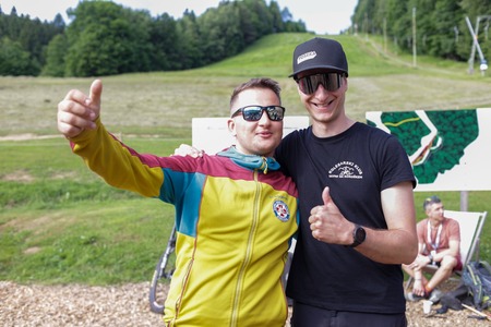 Poseka gostila spust tekmo